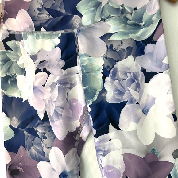 Old Navy ladies leggings - Picture 2 of 4